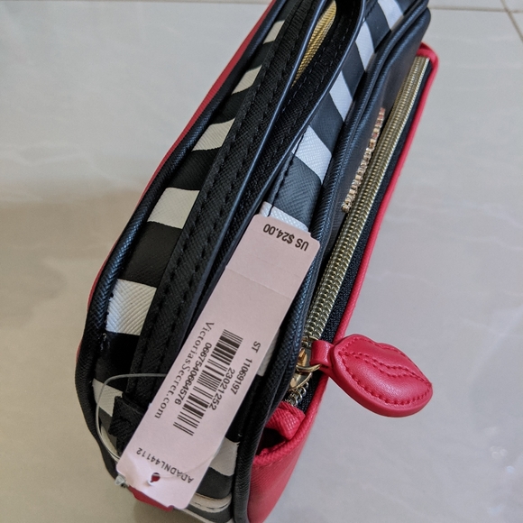 SOLD! Victoria's Secret Cosmetic Bag Set - Picture 7 of 12